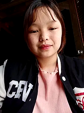 XoiXoi232 online show from 11/17/25, 02:59