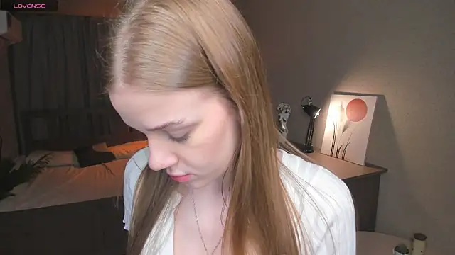 OdellaFrake online show from 11/30/25, 08:09