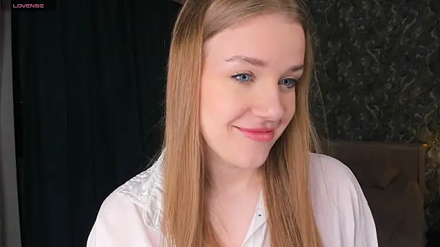 OdellaFrake online show from 11/17/25, 07:51