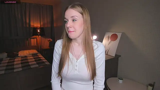 OdellaFrake online show from 11/06/25, 07:29