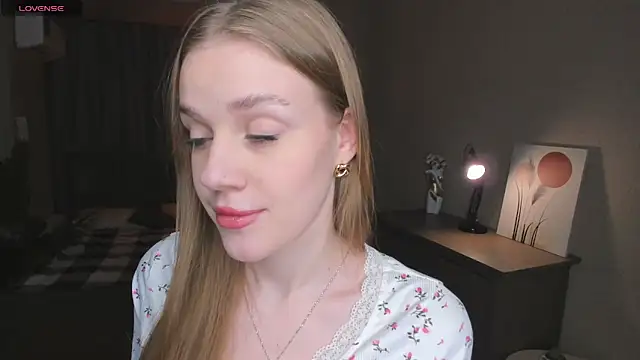 OdellaFrake online show from 11/19/25, 07:14