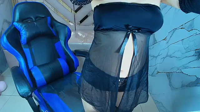 zoe r  online show from 11/13/25, 03:21