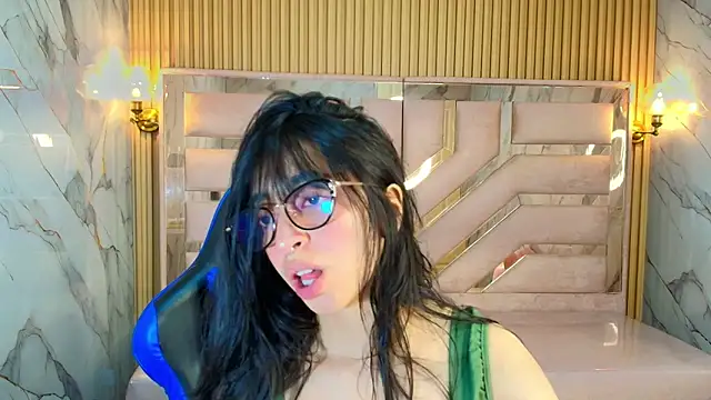 zoe r  online show from 10/25/25, 03:28