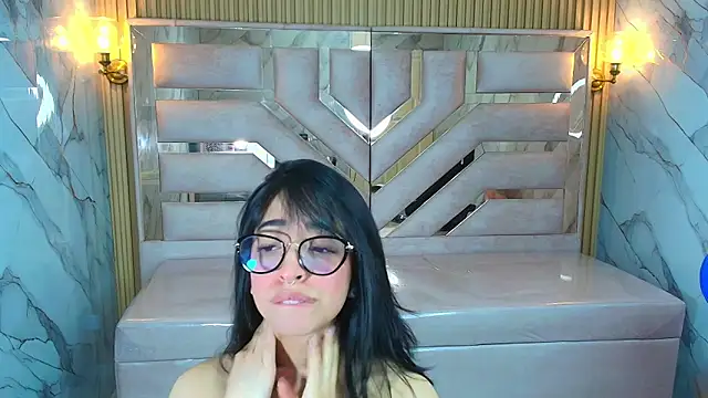 zoe r  online show from 10/10/25, 03:18