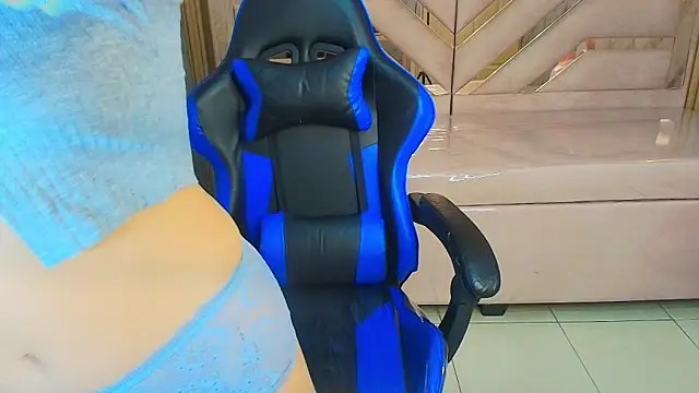 zoe r  online show from 11/25/25, 03:40