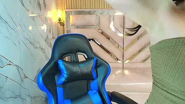 zoe r  online show from 10/09/25, 03:07