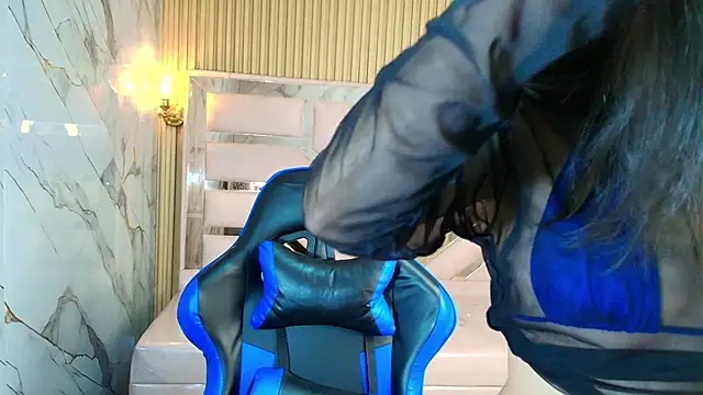 zoe r  online show from 10/21/25, 03:17