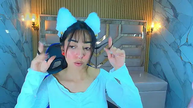 zoe r  online show from 10/31/25, 03:14