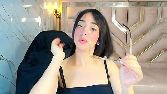 zoe r  online show from 09/13/25, 03:17