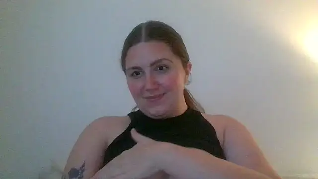 Snapshot of CherryJuneExperience chatting on 09/29/25, 07:41 CherryJuneExperience online show from 09/29/25, 07:41