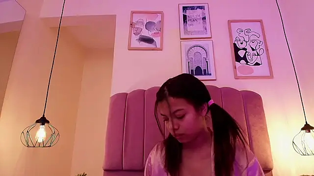 Isabelgh  online show from 11/28/25, 03:39