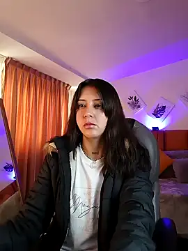 Snapshot of Catti_Brie chatting on 11/29/25, 12:27 Catti Brie online show from 11/29/25, 12:27