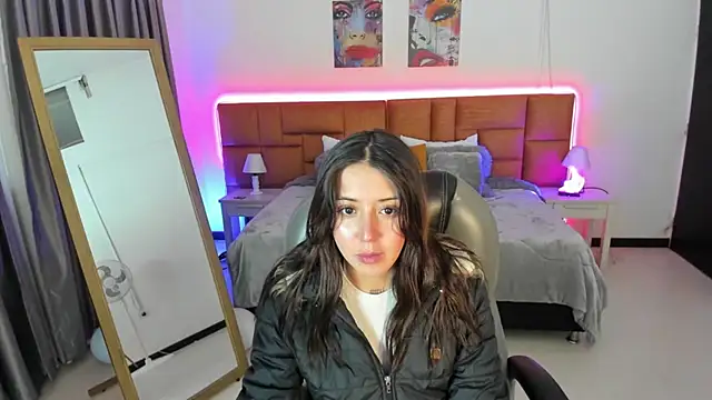 Catti Brie online show from 04/17/26, 11:24