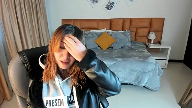 Snapshot of Catti_Brie chatting on 11/08/25, 10:41 Catti Brie online show from 11/08/25, 10:41