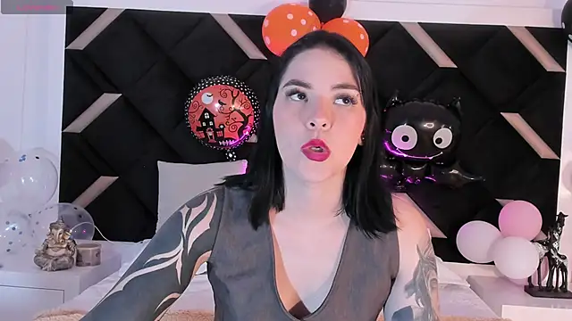 kate cass online show from 10/26/25, 03:29