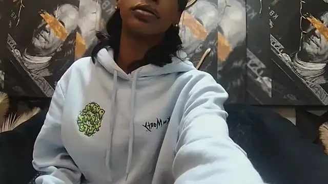 Lilmisbaddyxxx online show from 05/26/26, 05:55