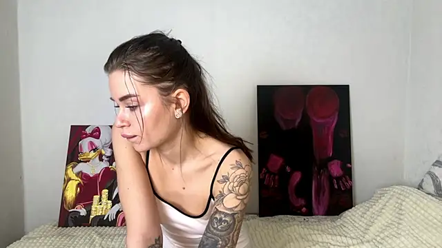 Petal Couple online show from 11/28/25, 09:42