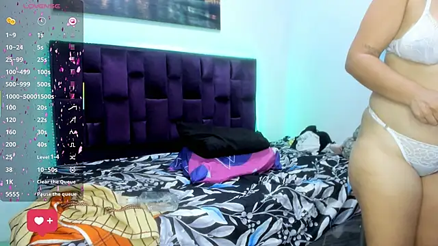 Alicia Whitee online show from 03/17/26, 10:29