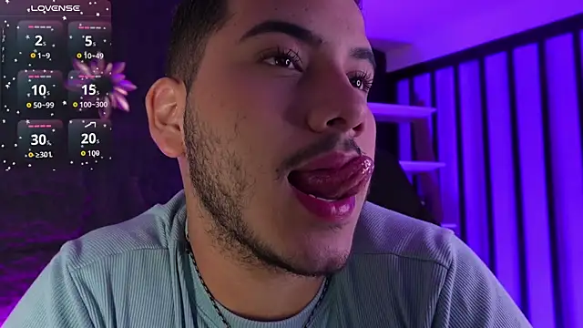 Axel grey  online show from 12/15/25, 12:11