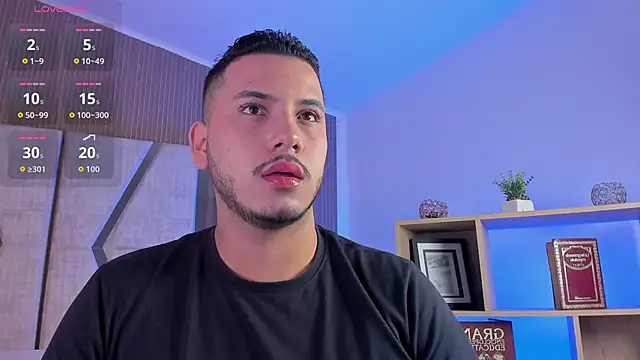 Snapshot of Axel_grey_ chatting on 04/24/26, 12:40 Axel grey online show from 04/24/26, 12:40