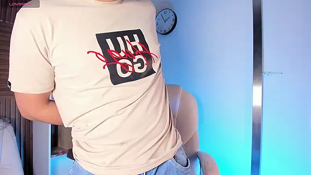 Axel grey  online show from 09/27/25, 12:22