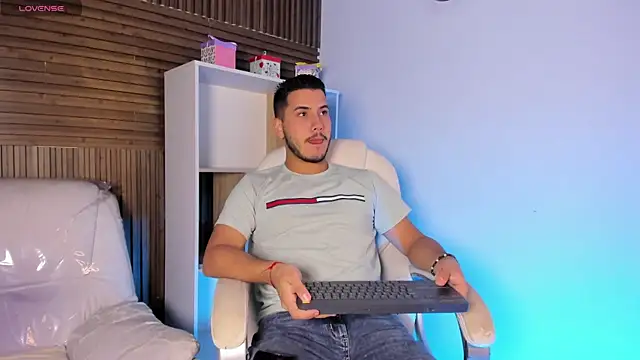 Axel grey  online show from 10/01/25, 12:31