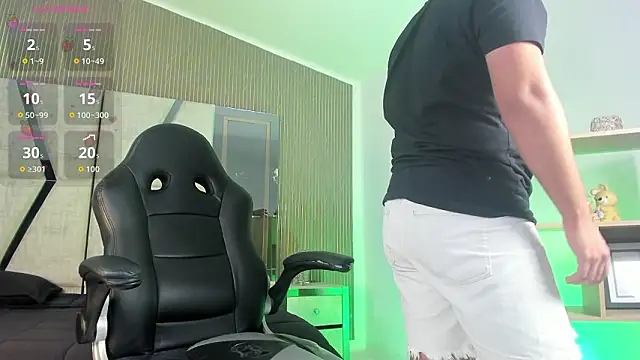 Axel grey  online show from 03/17/26, 12:30