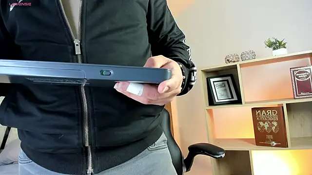 Axel grey  online show from 04/13/26, 12:42