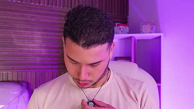 Axel grey  online show from 12/03/25, 12:26