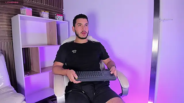 Axel grey  online show from 10/16/25, 12:13