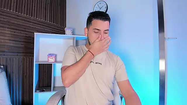 Axel grey  online show from 10/28/25, 12:15