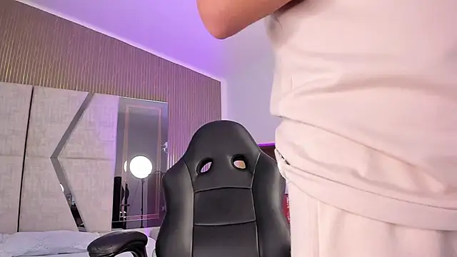 Axel grey  online show from 02/07/26, 12:46