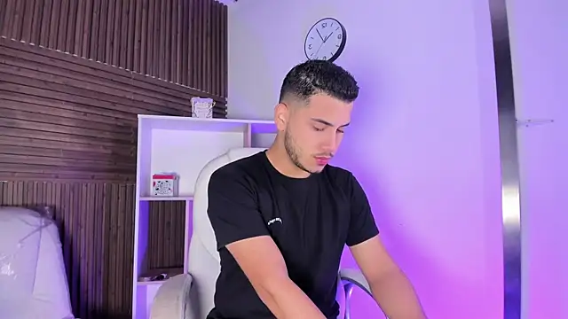 Axel grey  online show from 10/22/25, 12:15