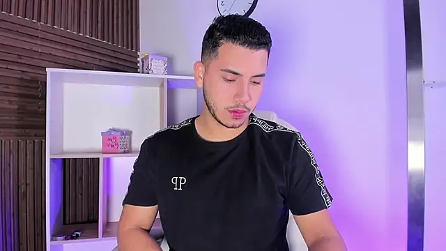 Axel grey  online show from 10/24/25, 12:15