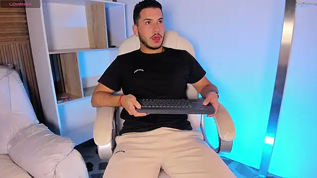 Axel grey  online show from 10/03/25, 12:28