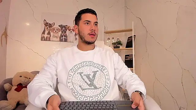 Axel grey  online show from 11/11/25, 12:22