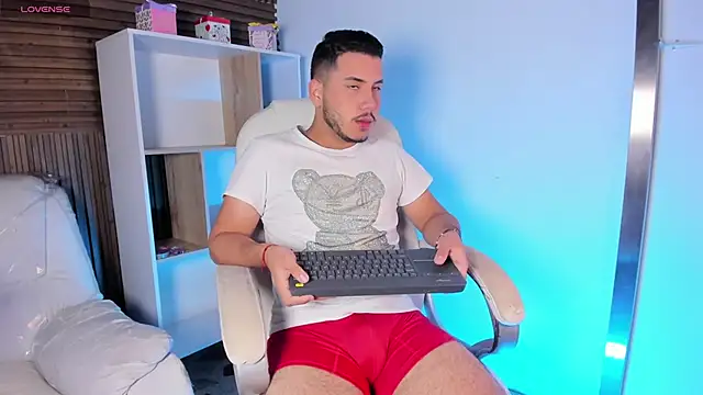 Axel grey  online show from 09/28/25, 12:56