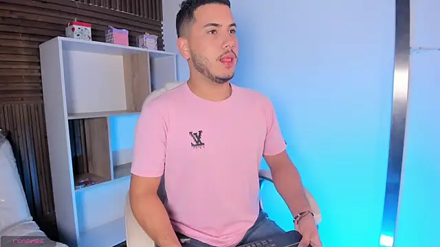 Axel grey  online show from 09/24/25, 12:11