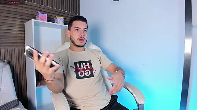 Axel grey  online show from 10/09/25, 12:06