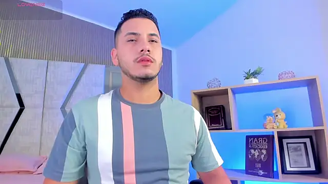 Axel grey  online show from 04/01/26, 12:39