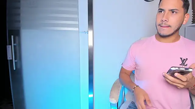 Axel grey  online show from 09/13/25, 11:54