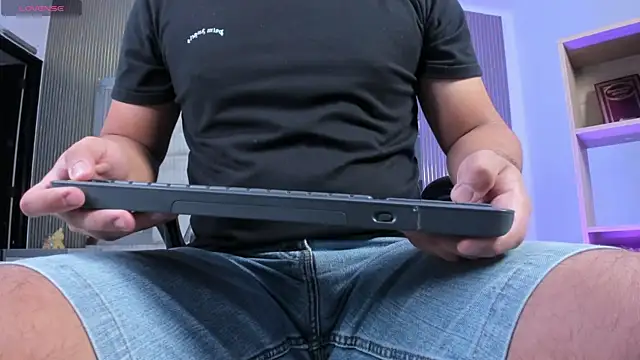 Axel grey  online show from 02/27/26, 12:49