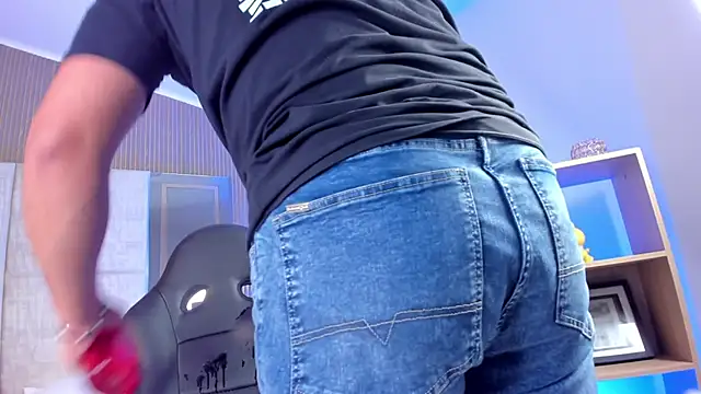 Axel grey  online show from 03/23/26, 12:49