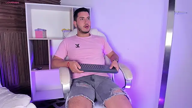 Axel grey  online show from 11/05/25, 12:41