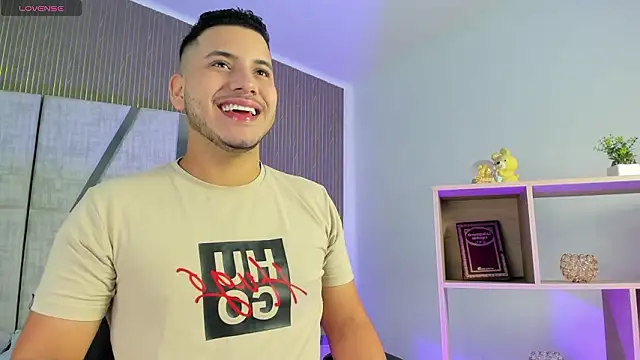 Axel grey  online show from 03/11/26, 12:32