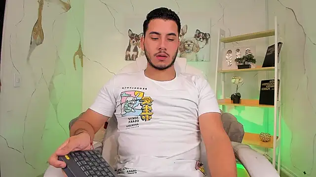 Axel grey  online show from 11/10/25, 12:32