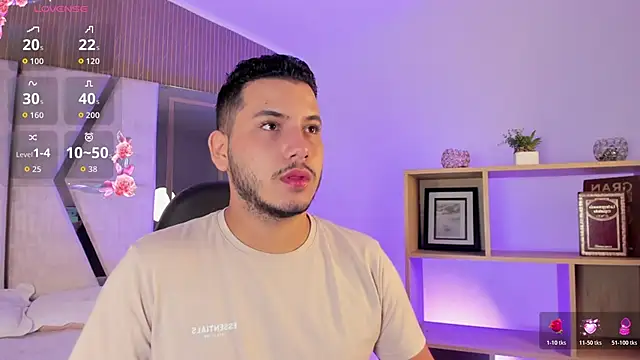 Snapshot of Axel_grey_ chatting on 06/30/26, 12:38 Axel grey online show from 06/30/26, 12:38