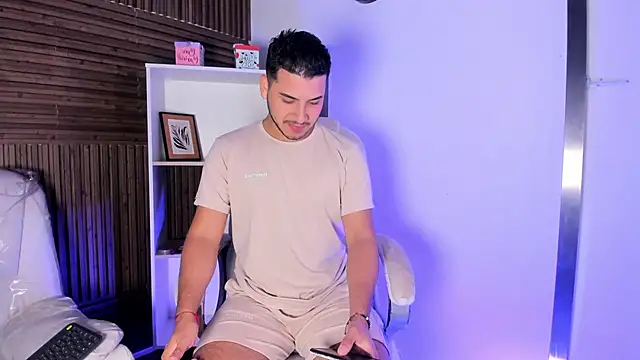 Axel grey  online show from 11/25/25, 12:16