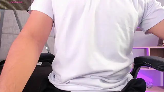 Axel grey  online show from 02/20/26, 12:51