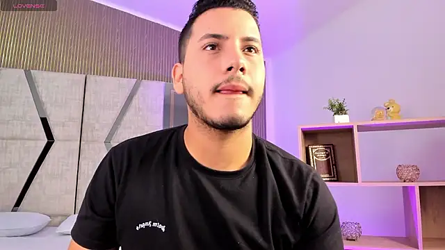 Axel grey  online show from 03/06/26, 12:44